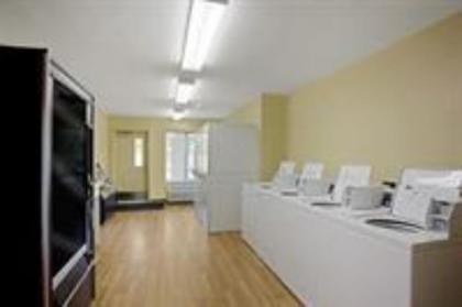 Hometowne Studios Fresno West (ex. Crossland Economy)