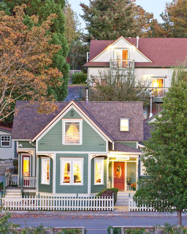 Tucker House Inn - main image