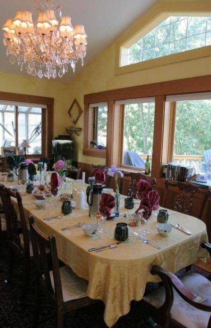 Tucker House Inn - image 12