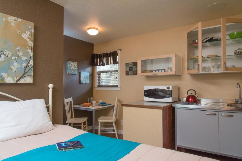 Tucker House Inn - image 2