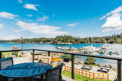 Snug Harbor Resort and Marina - image 2