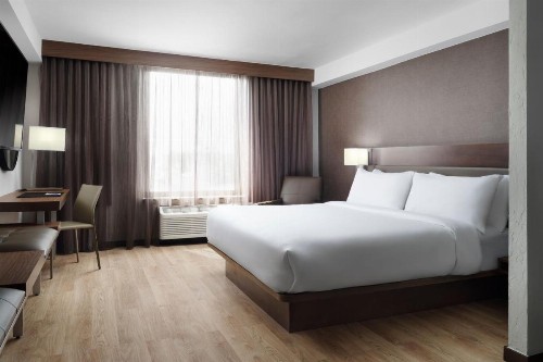 Summit Suites - image 23