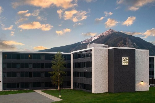 Summit Suites - image 29