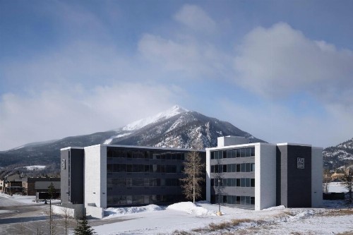 Summit Suites - image 39