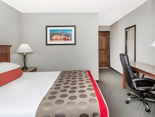 Ramada by Wyndham Frisco - image 35