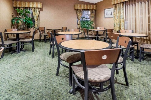 Ramada by Wyndham Frisco - image 9