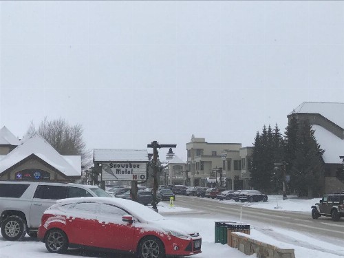Snowshoe Motel - image 17