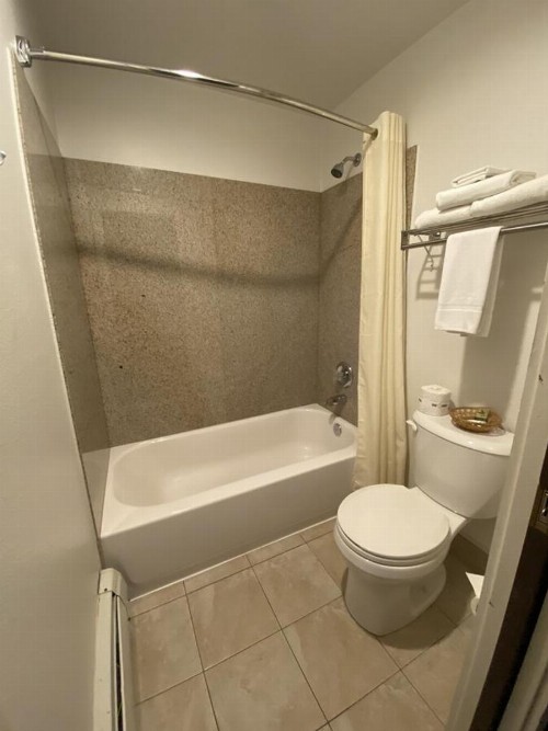 Snowshoe Motel - image 19