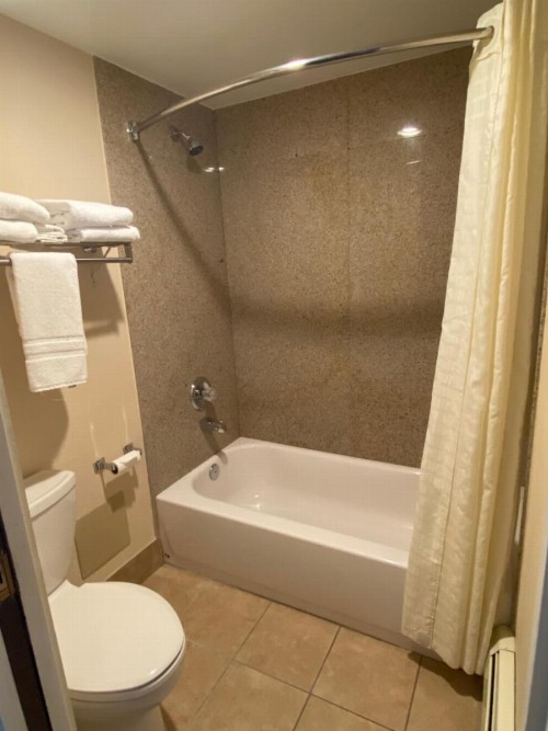 Snowshoe Motel - image 39