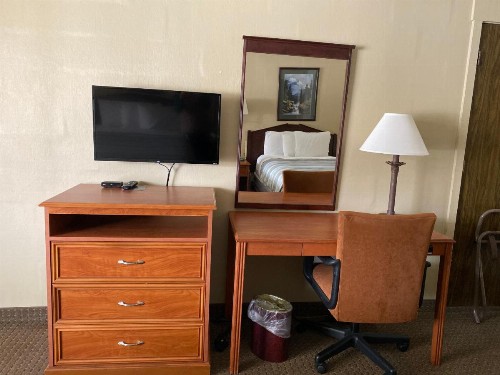 Snowshoe Motel - image 40
