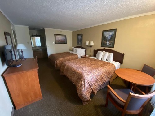 Snowshoe Motel - image 43