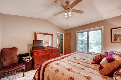 Three-Bedroom Pitkin Townhome - image 12