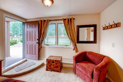 Three-Bedroom Pitkin Townhome - image 9