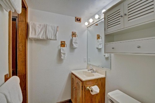 Lagoon 762B Townhouse - image 24