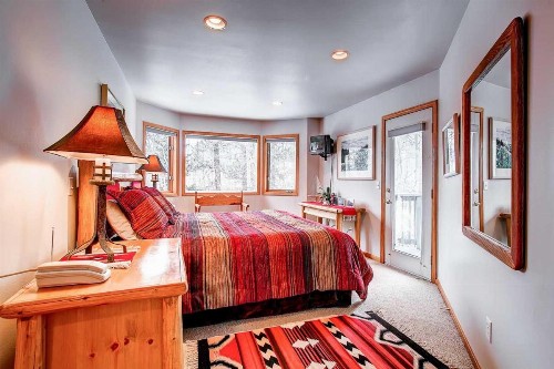 Village Townhomes - image 4