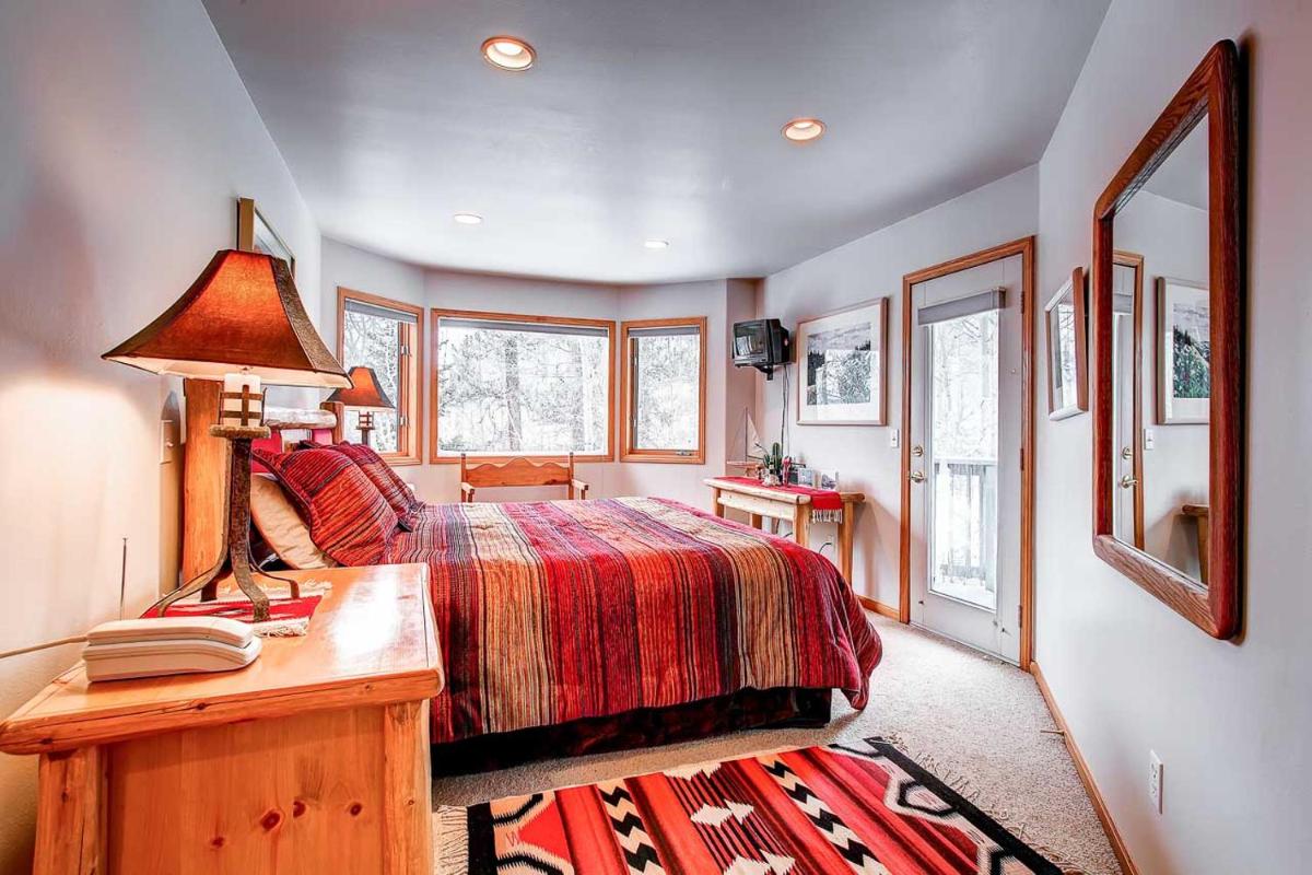 Village Townhomes - image 4