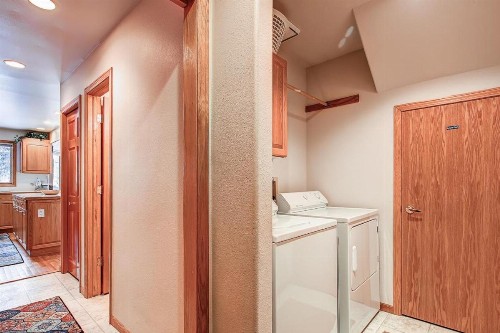 Village Townhomes - image 8