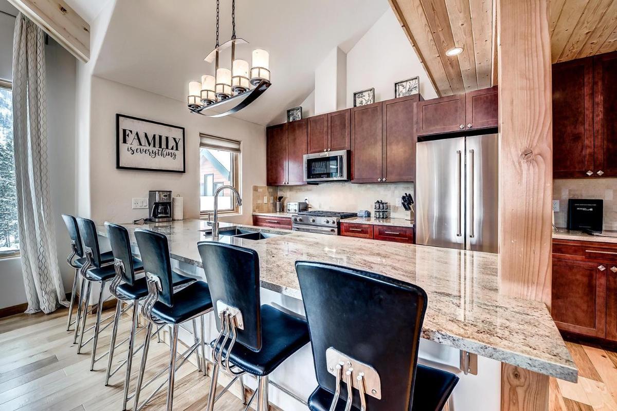 Frisco River Townhomes #D - image 4