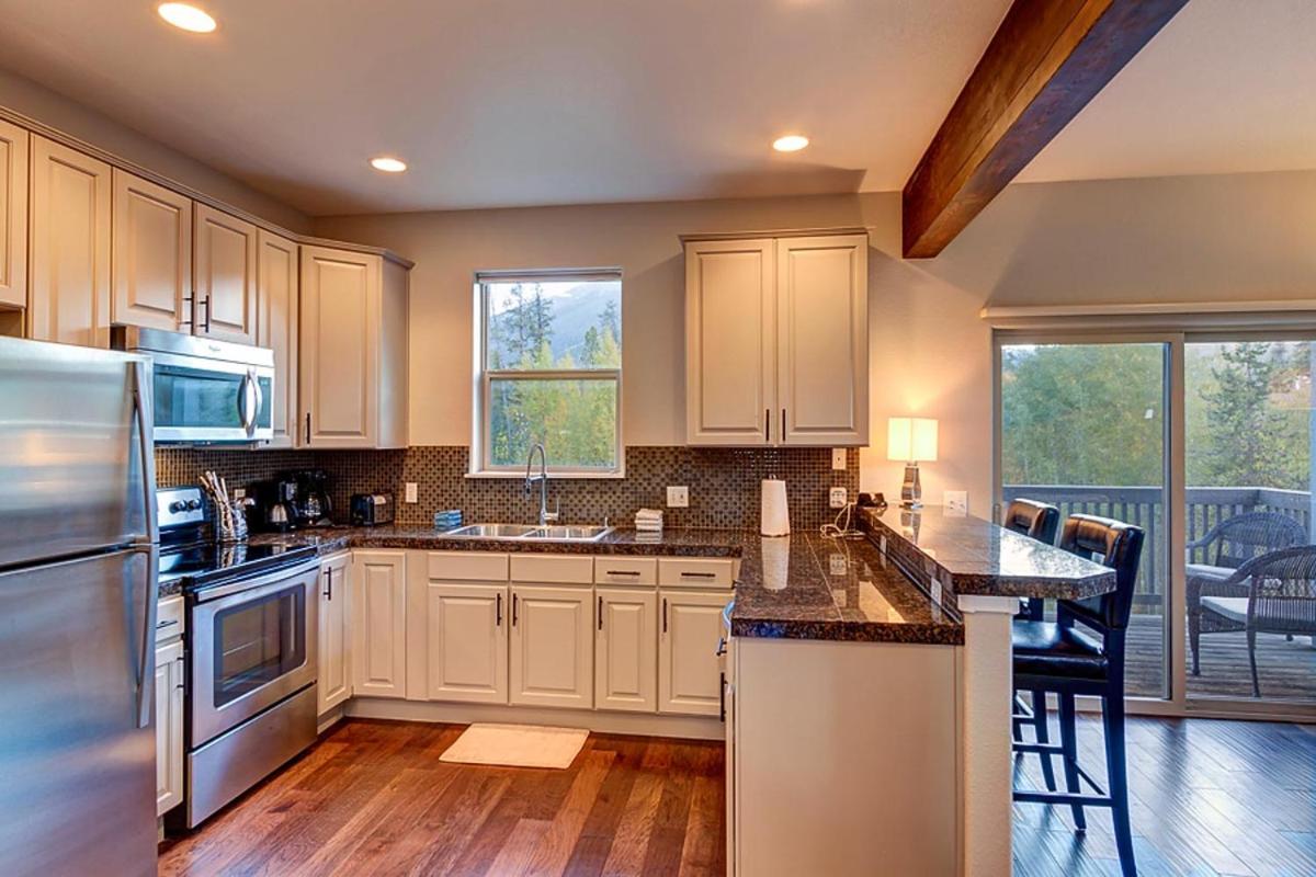 Crossroads Townhome 681B - image 3