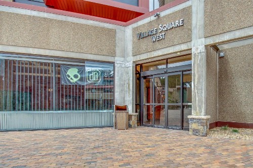 Village Square Room #633 - image 9