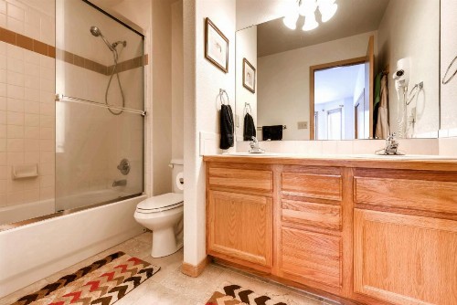 Three-Bedroom Townhome 807B at Lake Point Court - image 11