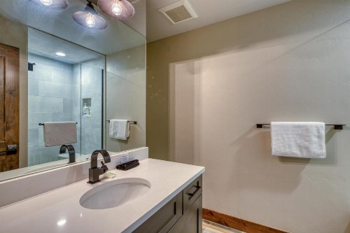 2nd Ave Luxury - image 11