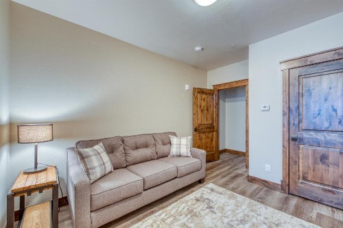 2nd Ave Luxury - image 12