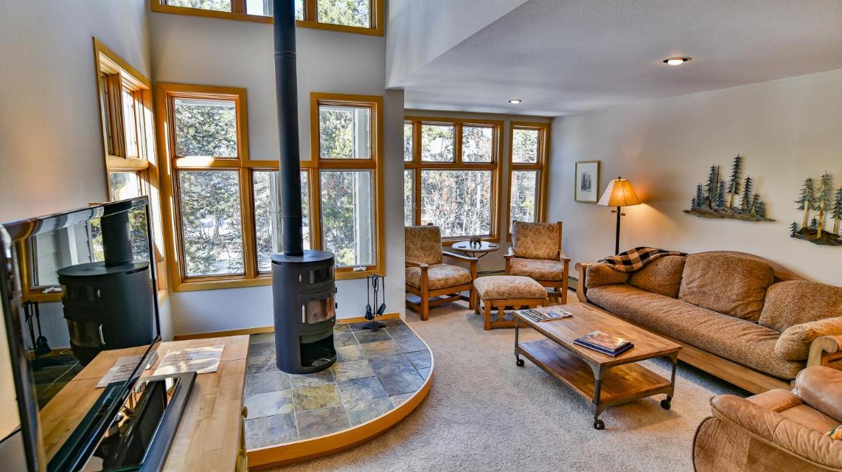 River Glen 203B - main image