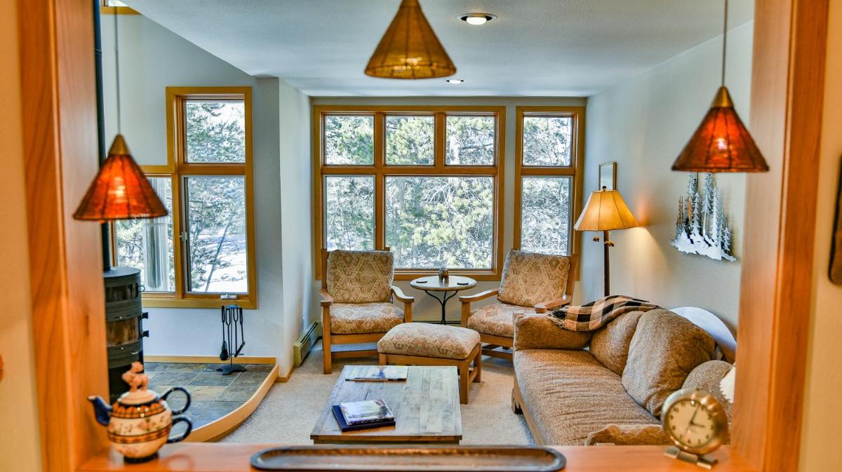 River Glen 203B - image 2