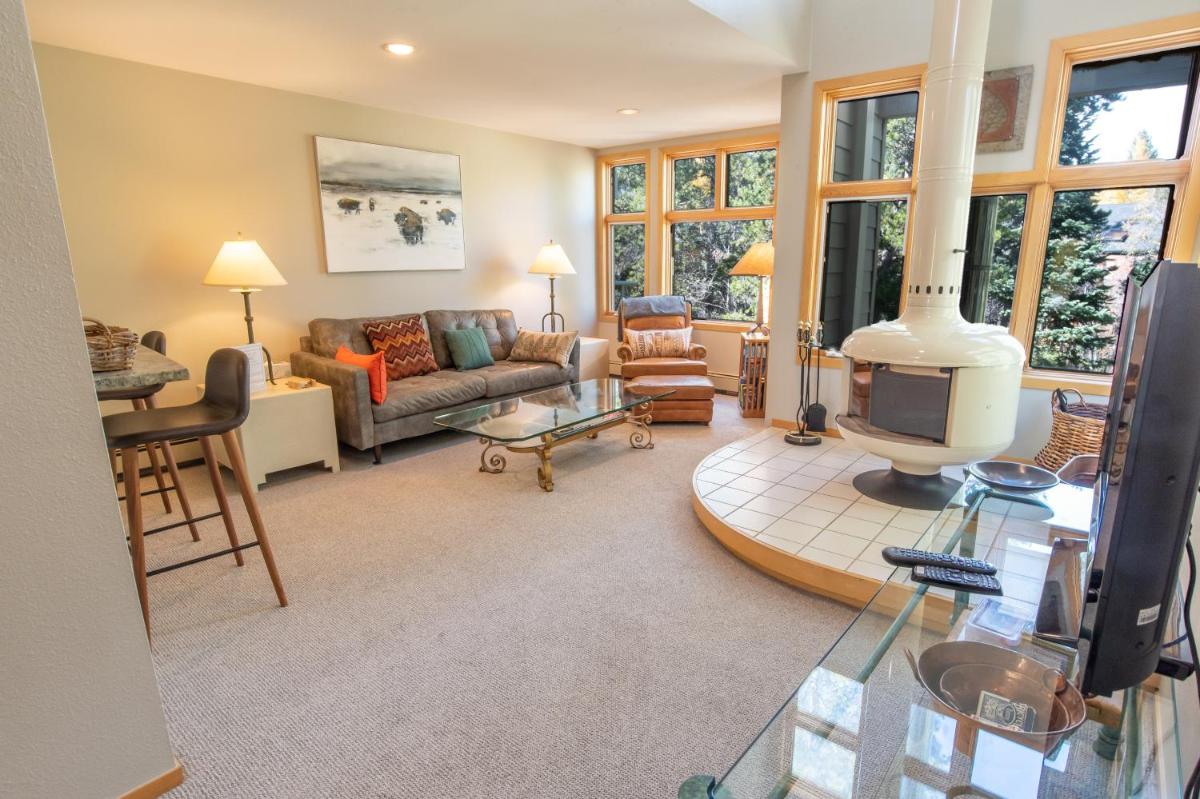 River Glen 205B - main image