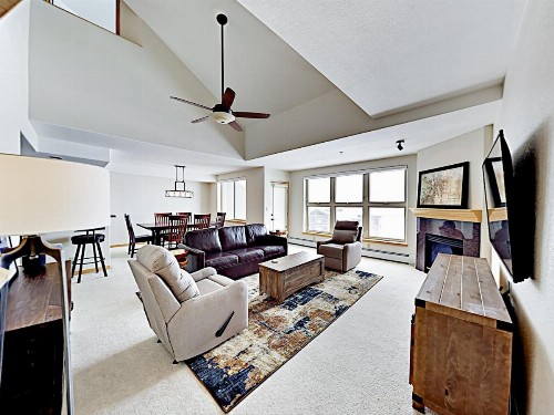 Lakepoint Condo #708 Condo
