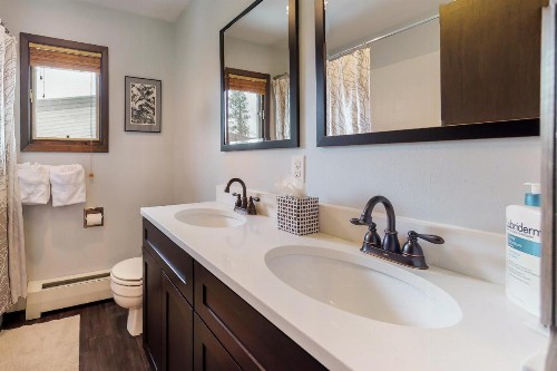 4 Bed 3 Bath Vacation home in Frisco - image 6