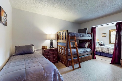 4 Bed 3 Bath Vacation home in Frisco - image 8