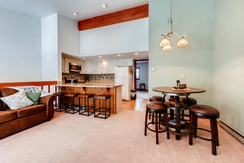 Mount Royal Townhome - image 11