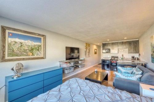 Cedar Lodge Studio - image 7