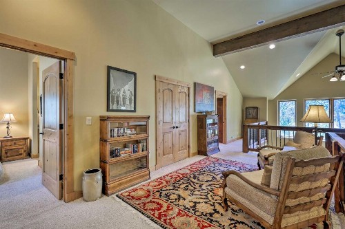 The Bells Luxe Lodge with Game Room Deck Fireplace - image 7