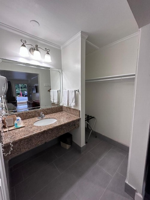 Willow Tree Lodge - image 22