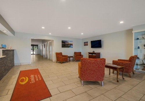Econo Lodge Inn & Suites Fulton Rockport - image 10