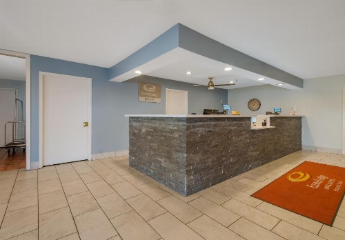 Econo Lodge Inn & Suites Fulton Rockport - image 24