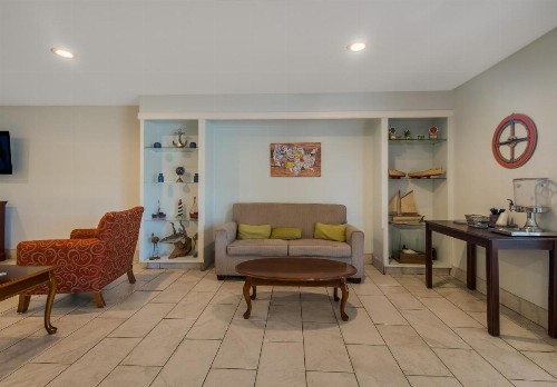 Econo Lodge Inn & Suites Fulton Rockport - image 25