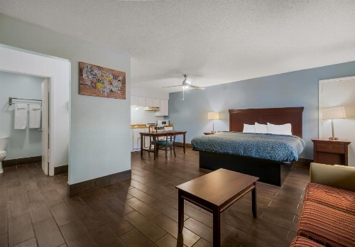Econo Lodge Inn & Suites Fulton Rockport - image 27