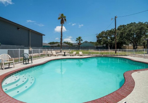 Econo Lodge Inn & Suites Fulton Rockport - image 29