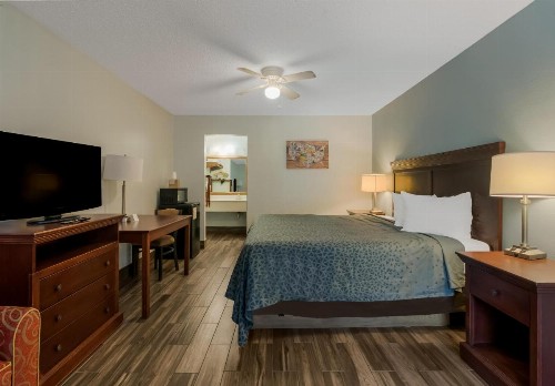 Econo Lodge Inn & Suites Fulton Rockport - image 39