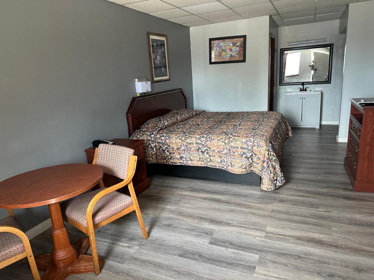 Budget Inn-Gadsden - image 7