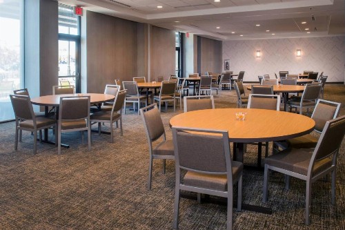 SpringHill Suites by Marriott Gainesville Haymarket - image 13