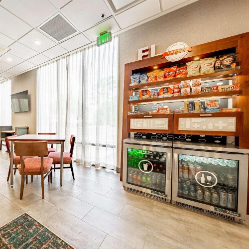 Hampton Inn Gainesville - image 20