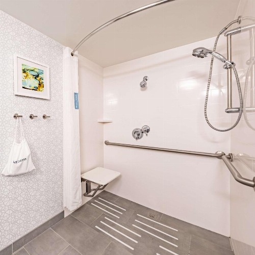 Hampton Inn Gainesville - image 24