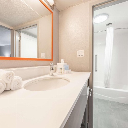 Hampton Inn Gainesville - image 28