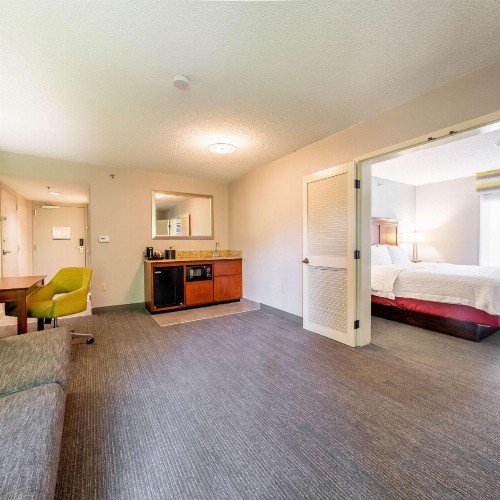Hampton Inn Gainesville - image 39