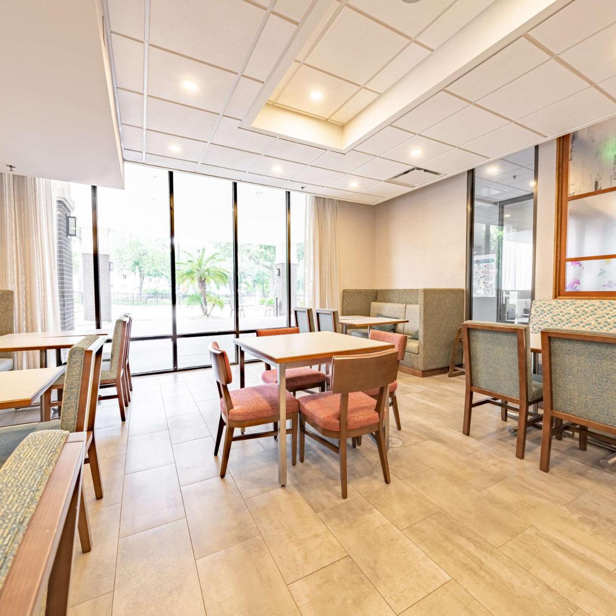 Hampton Inn Gainesville - image 4